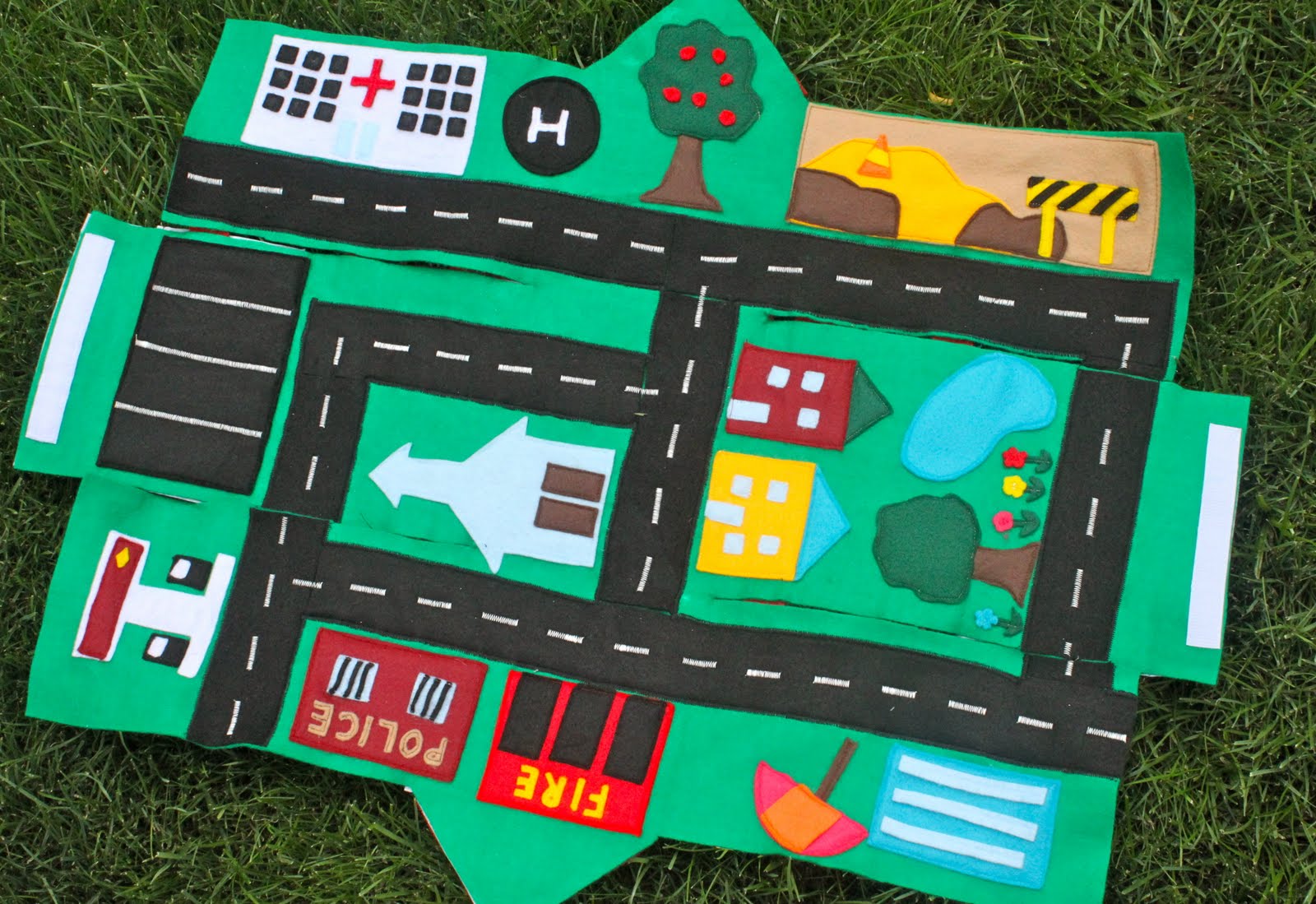 Home Made Lovely Felt Play Mat