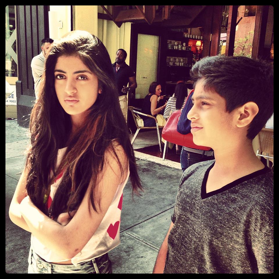 Unseen Pics Of Actor Amitabh Bachchan Grandchildren - MERE PIX