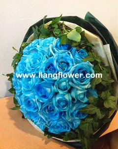 蓝玫瑰花束 (Blue Roses Bouquet)