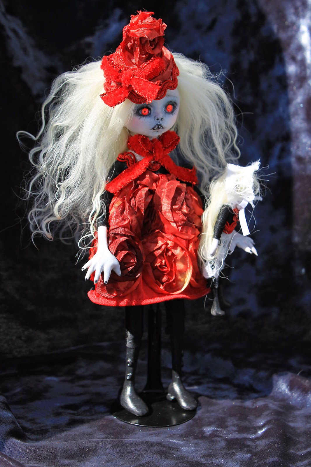Anne Marie Gibbons Lil' Poes OOAK goth dolls and monsters. Bloody Mary
