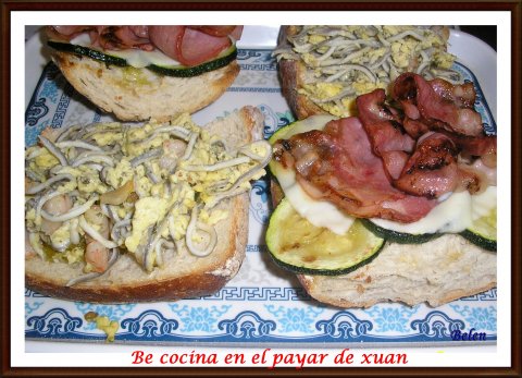 Tostas De Revuelto De Gulas Y Gambas, Y Tostas De Calabacín Y Baicon