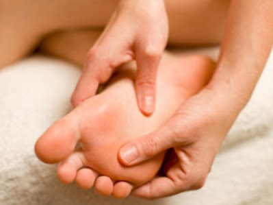 telapak kaki mudah geli Kenapa telapak kaki mudah geli?