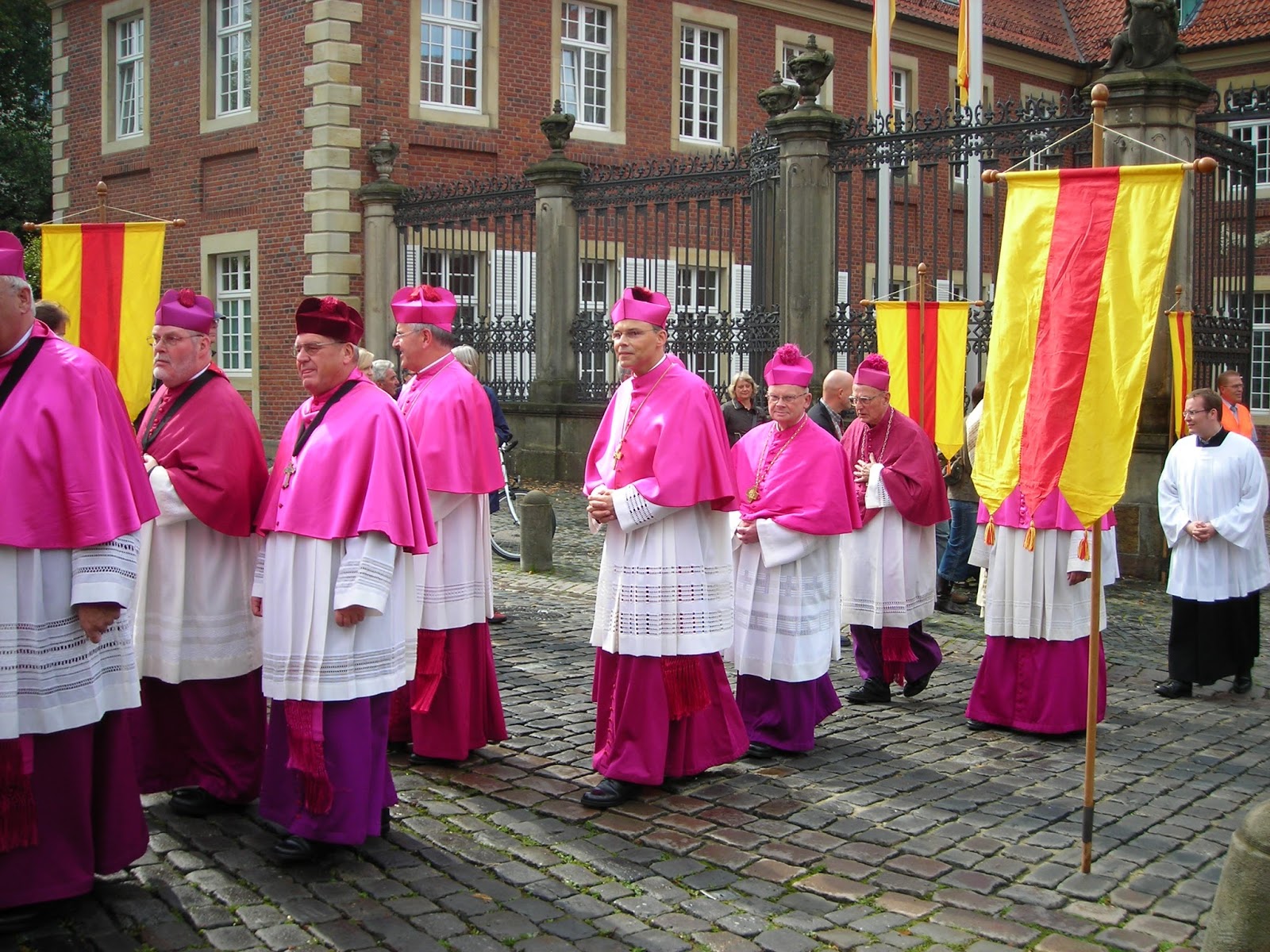 KREUZZEICHEN.DE Zoff im Bistum Limburg