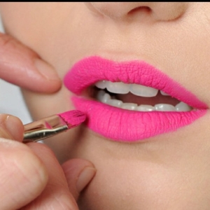 hot pink lipstick