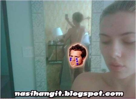 Artis Perempuan Bogel