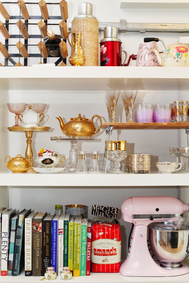 Decorating the Kitchen with Bookshelves