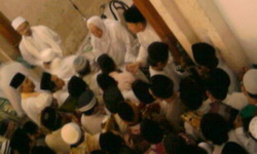 Seratus Tahun ‘Ngalap Berkah’ di Ponpes Lirboyo