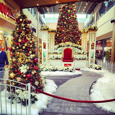 Christmas at The Outlets at Sands Bethlehem | Taste As You Go