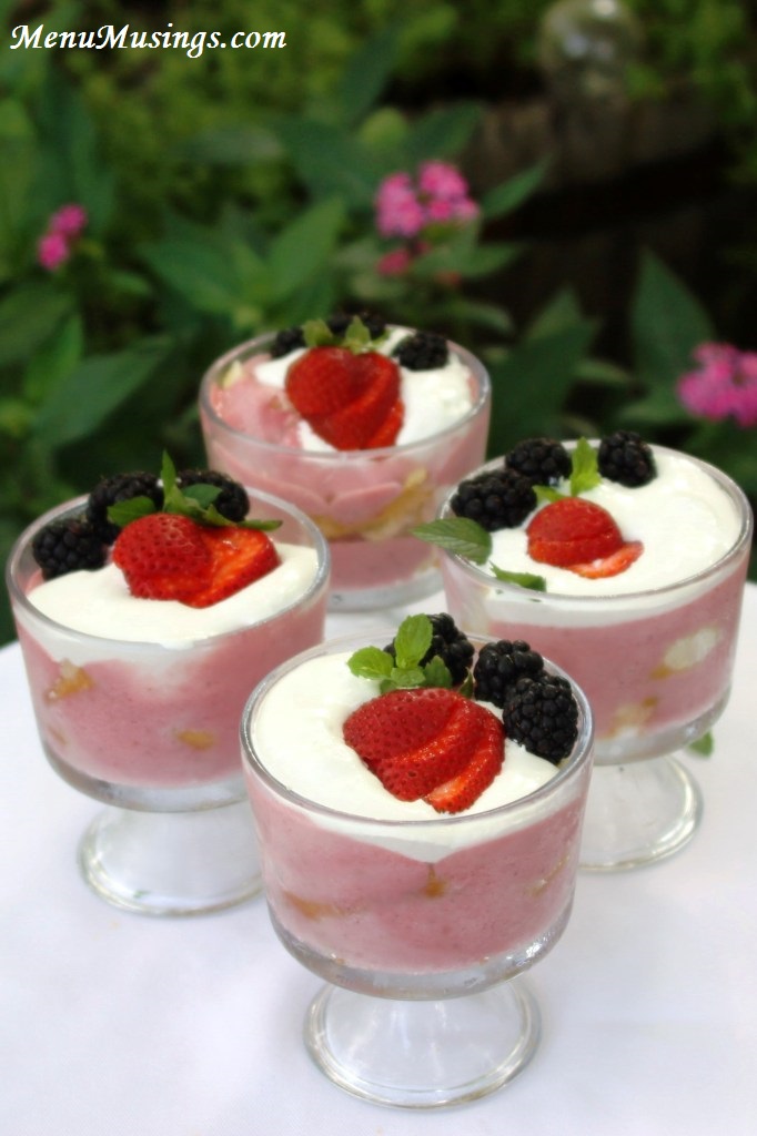 Menu Musings of a Modern American Mom Strawberry Float Cake Trifles