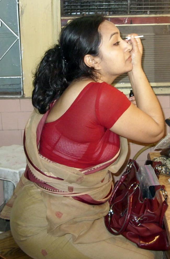 Shashi aunty navel massaged pressed pictures