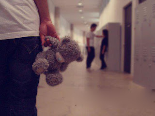 Girl saw her bf with another girl.... Girl saw her bf with another girl....