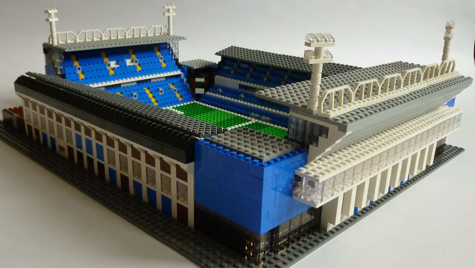 Brickstand Lego Stadium Masterpieces FOOTY FAIR