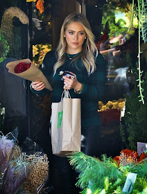 Hilary Duff Flashing Butts in The Tight Pants Hilary Duff Flashing Butts in The Tight Pants