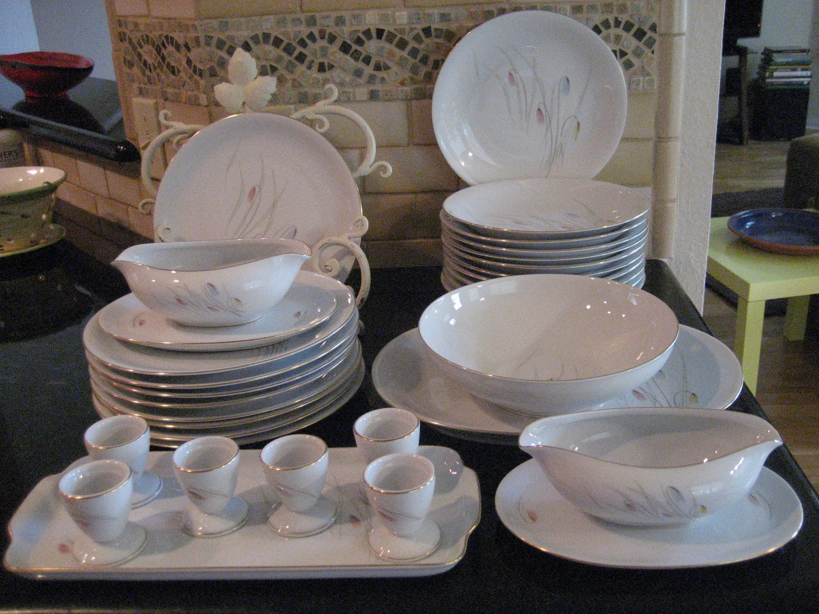 Good Eye KPM Fine China Dinnerware 30 Piece Set