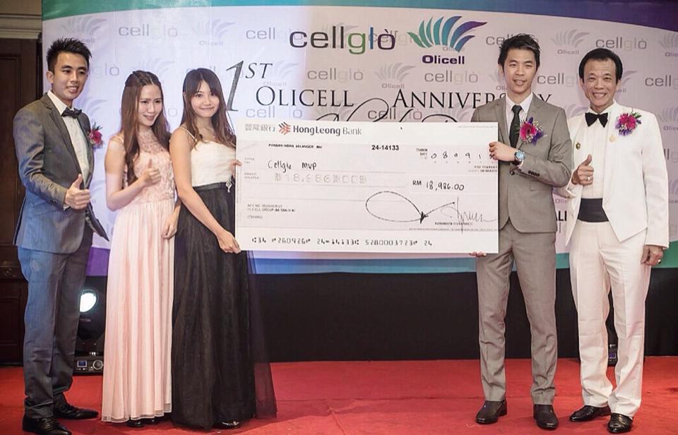 Cellglo anniversary - 上台拿大支票