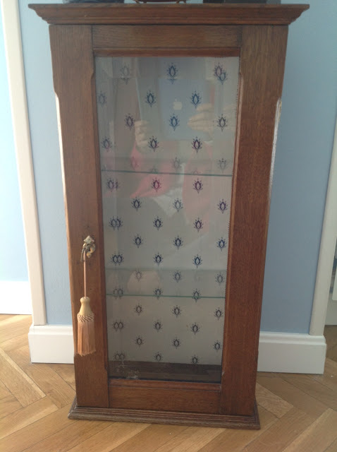 Podemos Charlar Juntas: DIY: Cómo convertir un armario de baño antiguo