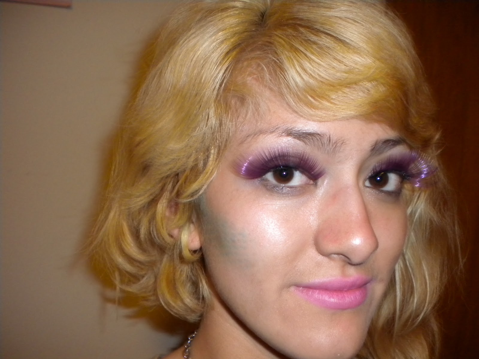 The mind of this grrrl 80s MakeUp Dotted Blush