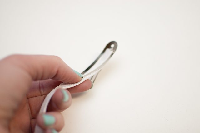 [Image: cach_lam_kep_toc_hinh_mat_cuoi_4.jpg]