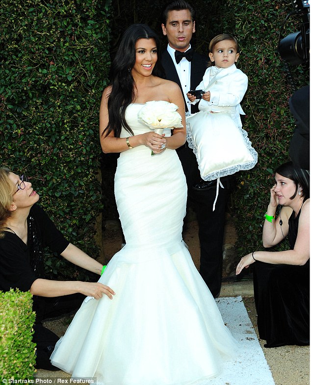 CONFESSIONS OF A DOLL: My Fave Kim K wedding pictures!