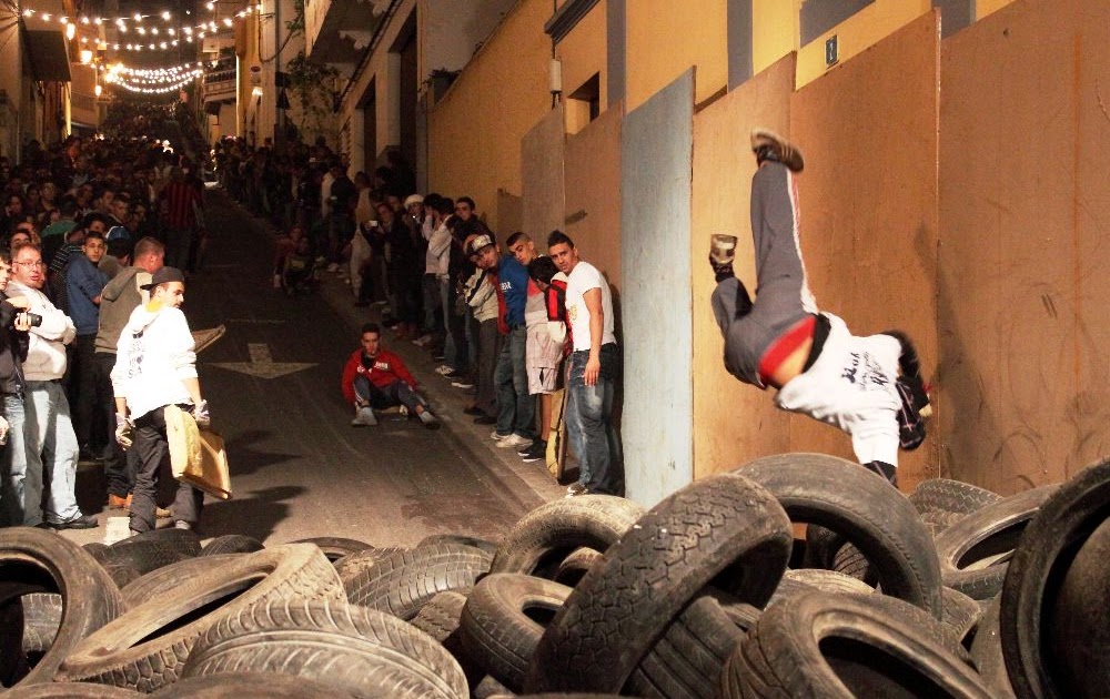 TENERIFE EN IMÁGENES NOCHE DE SAN ANDRÉS TABLAS EN ICOD DE LOS VINOS