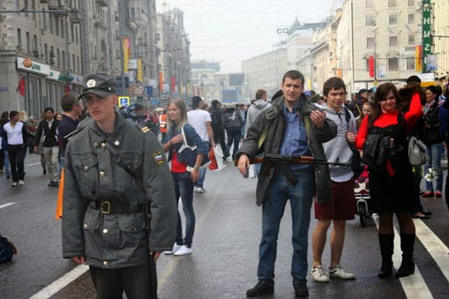 Divertidas imágenes del trabajo de la policía de todo el mundo