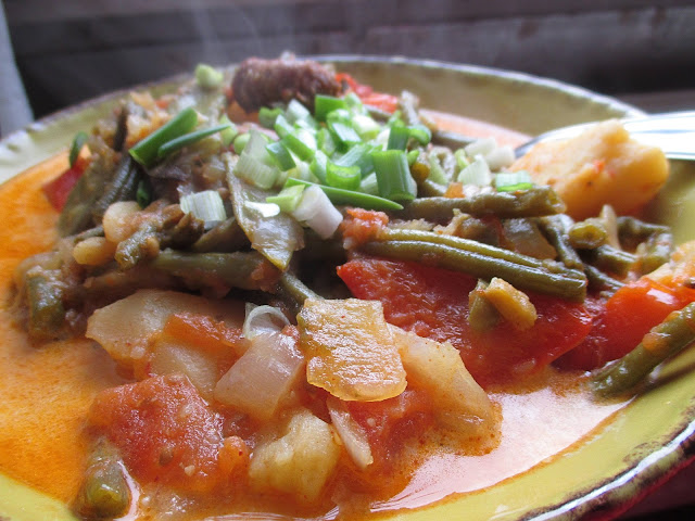 Recept: rode en groene groenteovenschotel met merguez Recept: rode en groene groenteovenschotel met merguez