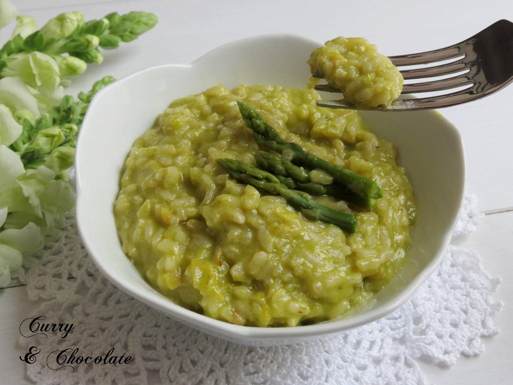Curry y Chocolate Risotto de espárragos trigueros y queso viejo