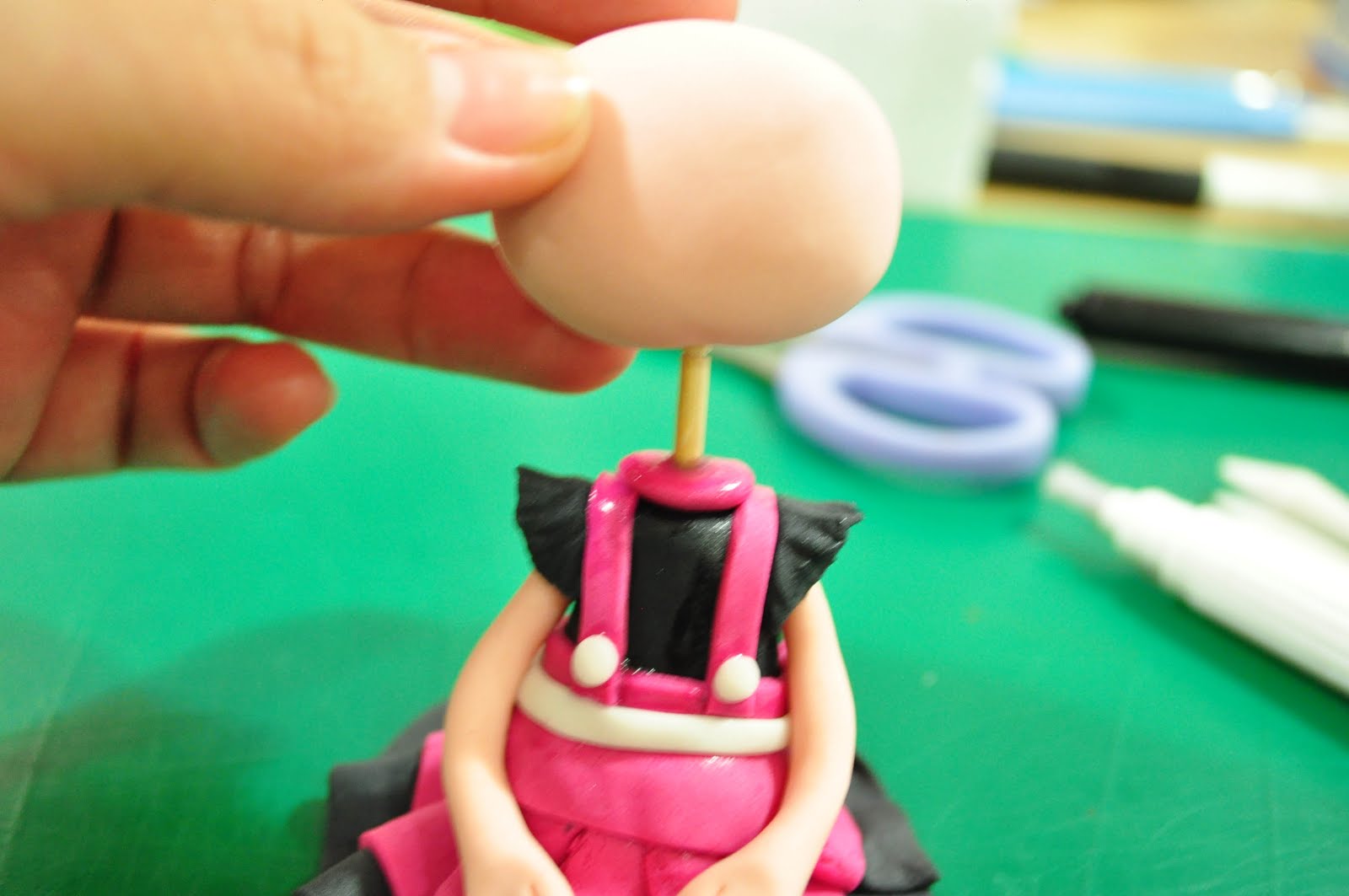 Flibby's Artisticakes Lala Loopsy Gumpaste Figure Tutorial