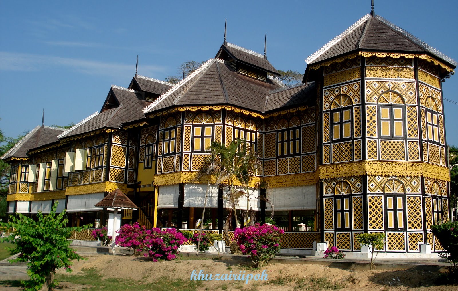  gambar rumah istana coklat