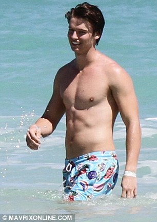 Patrick+Schwarzenegger+toned+body2.jpg