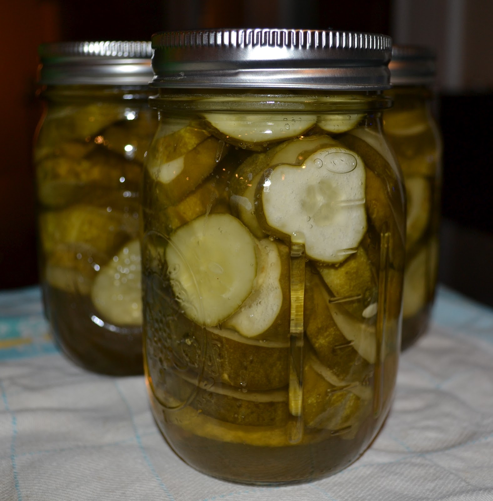 Growing Days Dillicious Pickles.