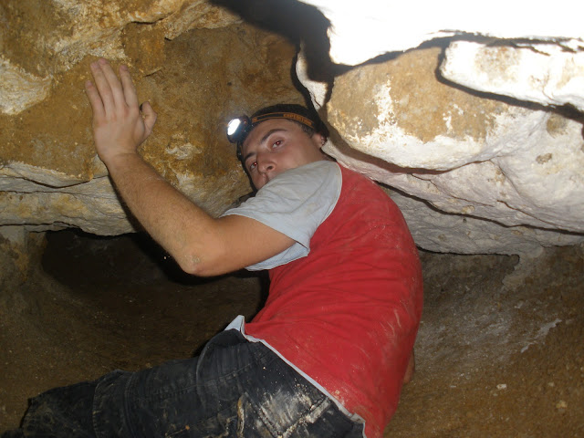 Русфет в Алимовой пещере