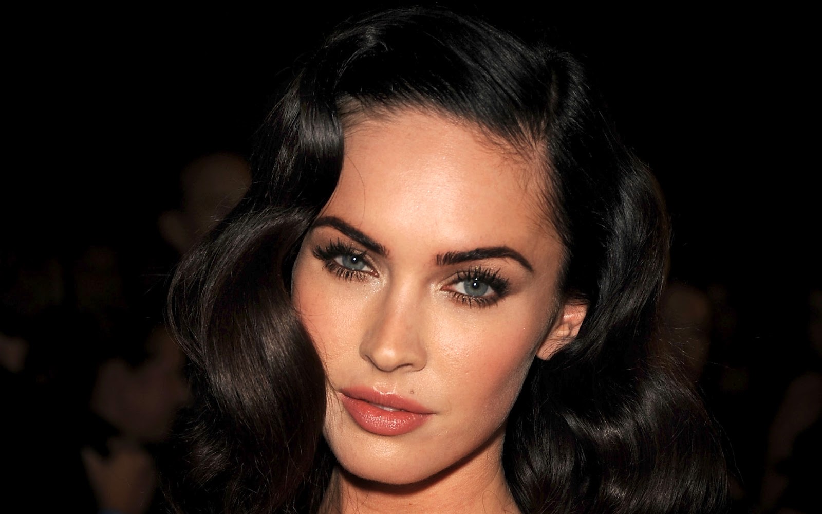 http://1.bp.blogspot.com/-8ShYitC29YA/UBerE9TgDAI/AAAAAAAACdc/3ig6HAWyk2w/s1600/megan_fox_1920_1200_oct172009.jpeg