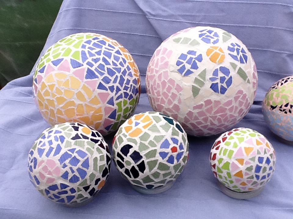 Dondelmar Artesanía: Bolas decorativas,aptas para exterior o interior