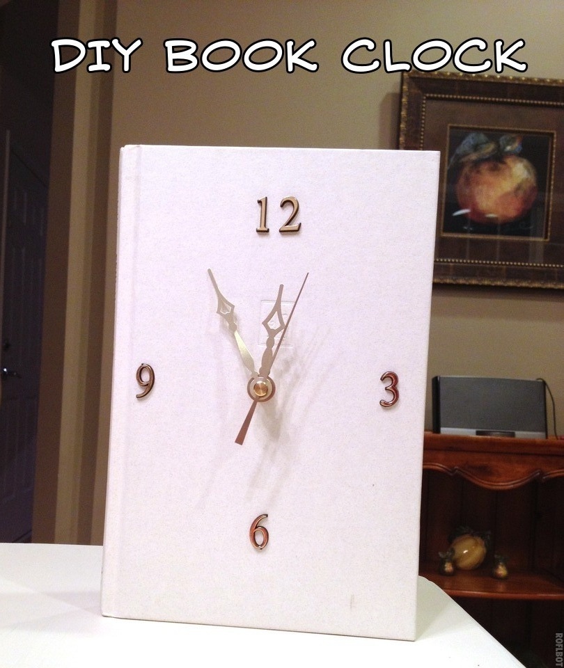 Squeaky Clean DIY Book Clock