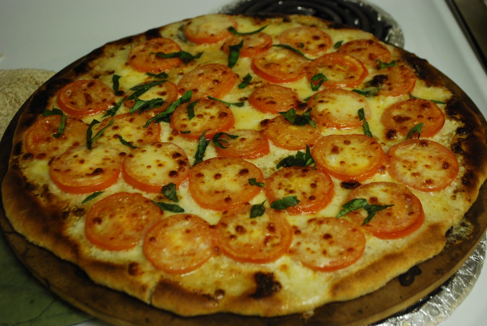 Cooking, baking, and homemaking Easy tomato basil white pizza with