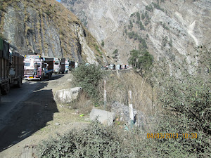 The road from Jammu to Srinagar .