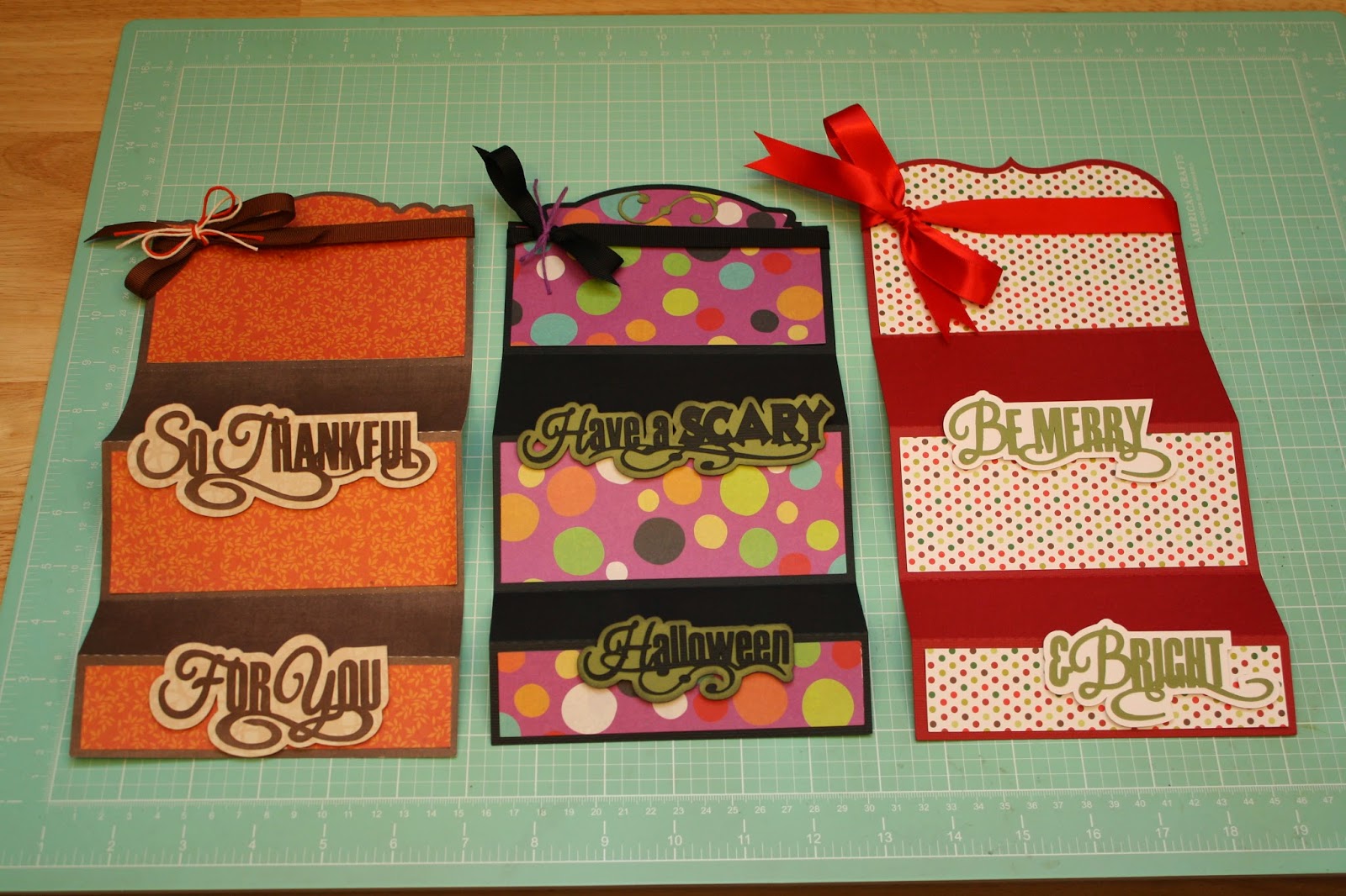 Bits of Paper Trifold Holiday Cards