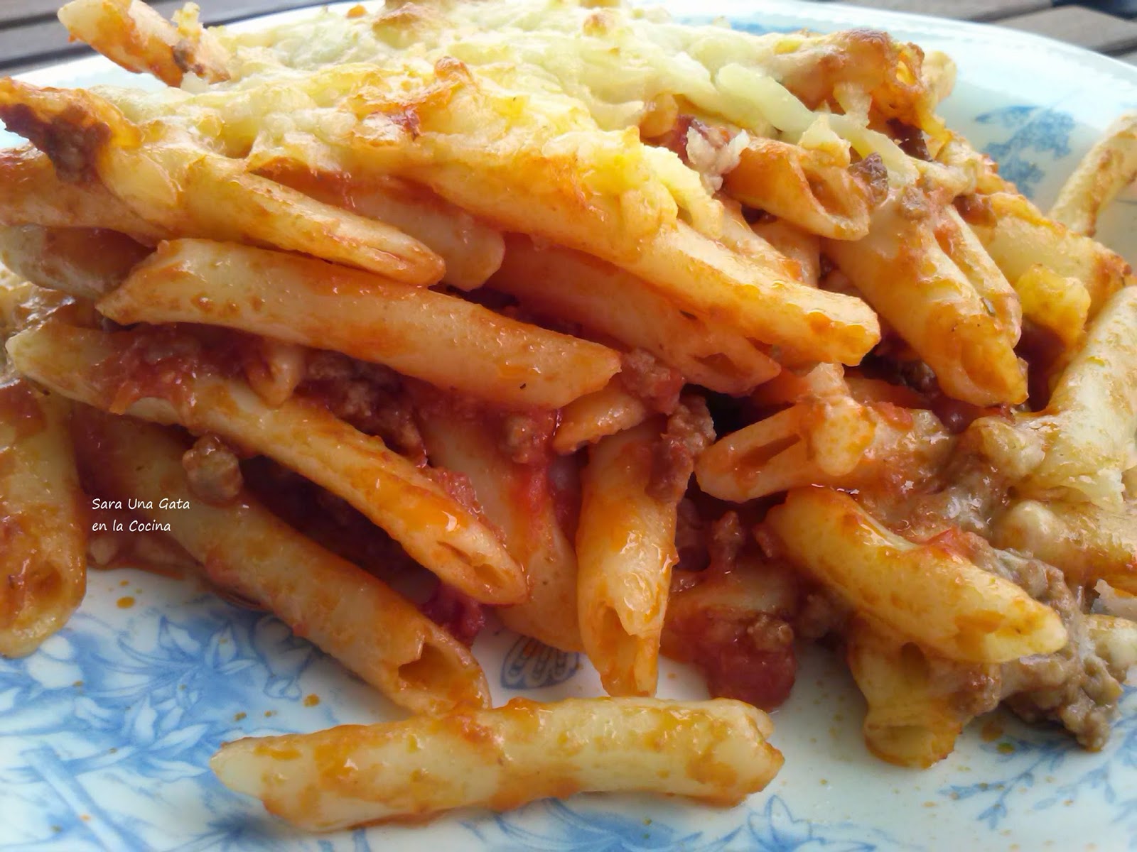 Macarrones Con Jamón, Carne Y Queso
