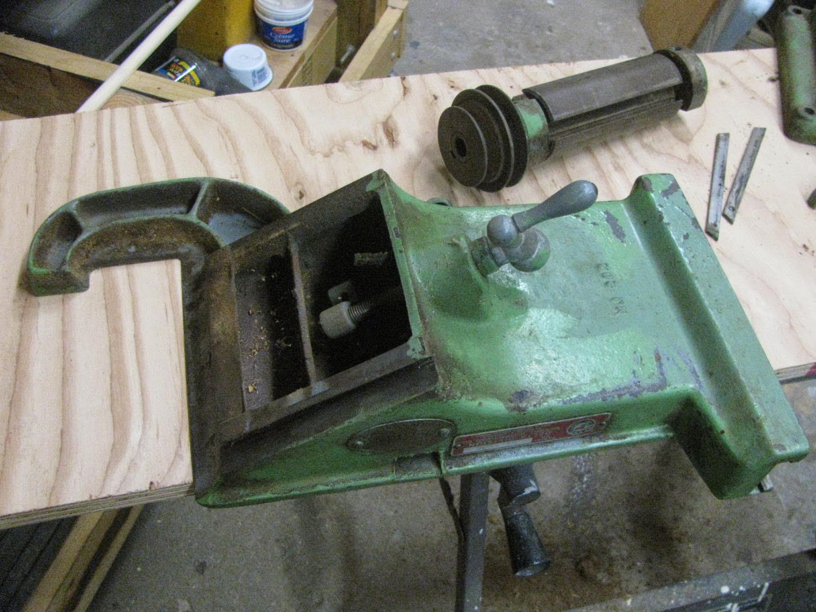 Ravenwood Blog Delta Jointer restoration project.