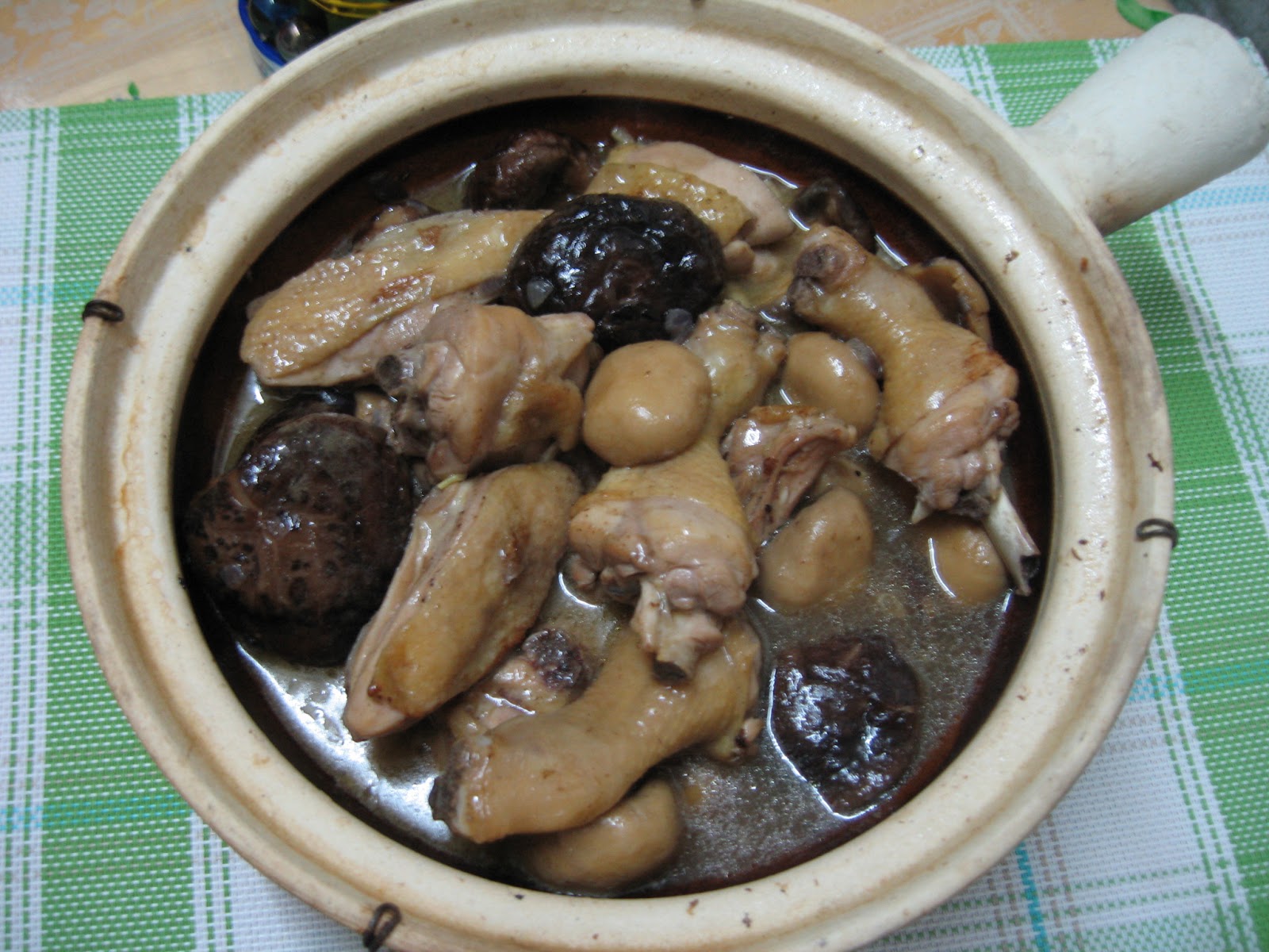 Sumptuous Flavours ClayPot Chicken Drumstick With Shitake & Button