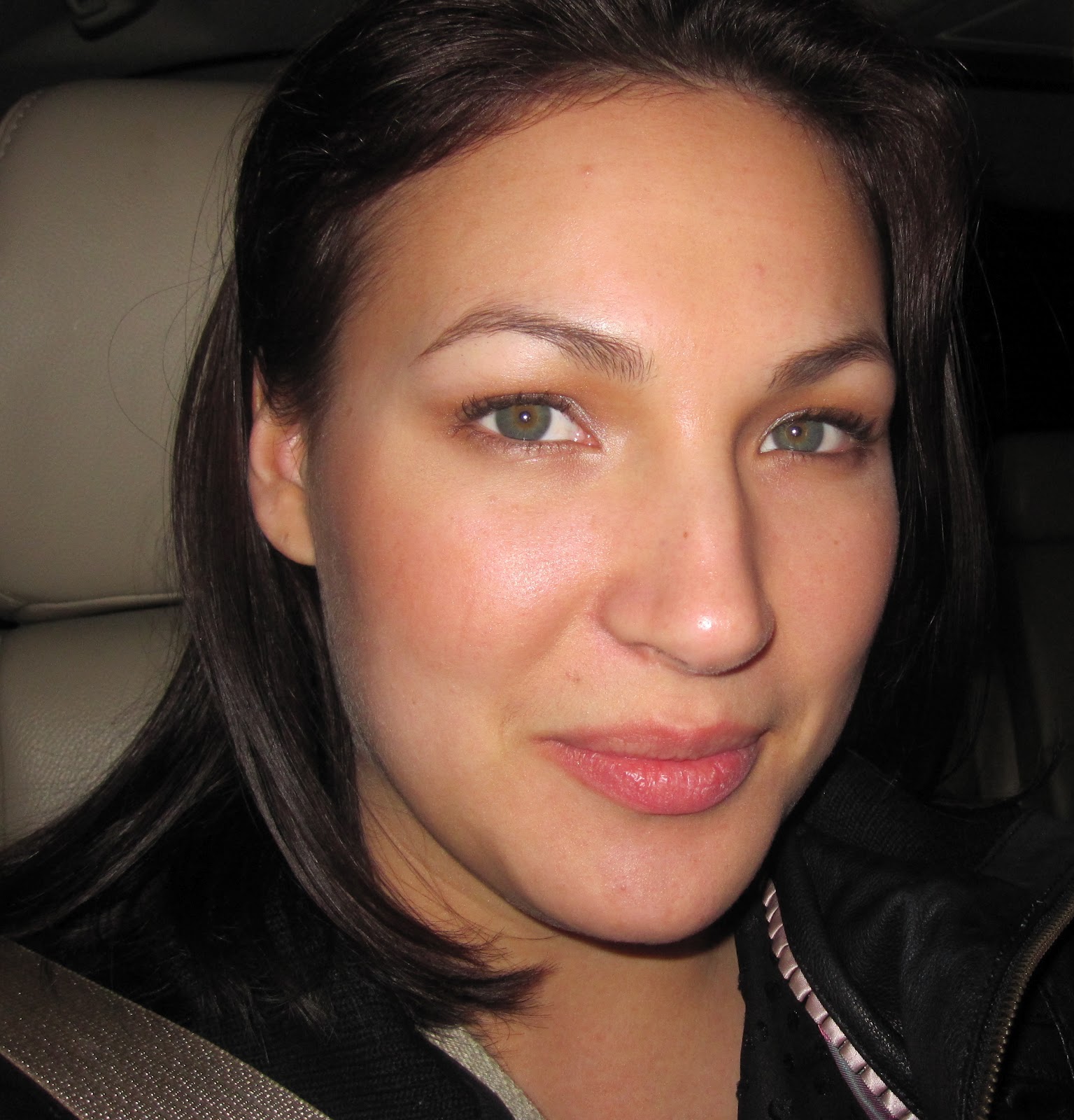 Review Hourglass Immaculate Liquid Powder Foundation. Another Damn