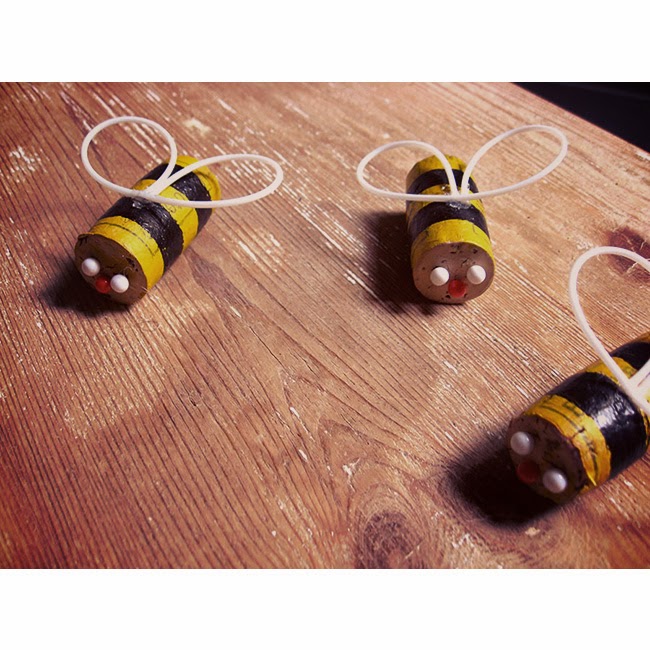 misako mimoko: New DIY Project Cork Bumblebee Mobile!