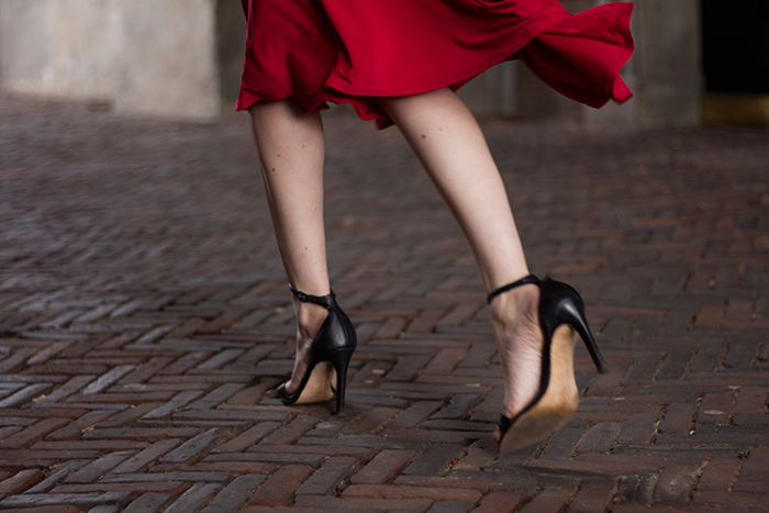 Outfit waving red skirt walking photo