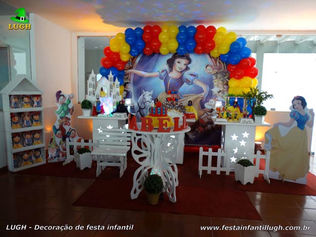 Decoração de aniversário infantil Branca de Neve - Mesa provençal Decoração de aniversário infantil Branca de Neve - Festa Recreio-RJ