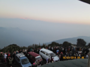 Crowded "TIGER HILL" at Sunrise