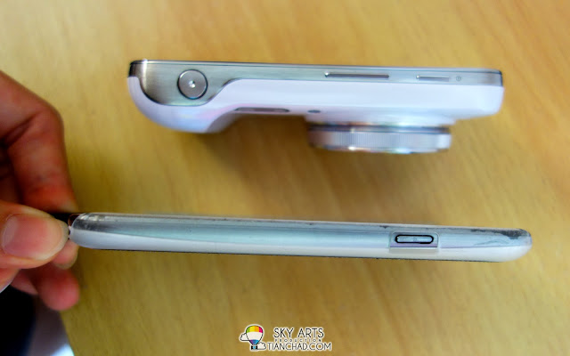 Side view of Samsung GALAXY S4 Zoom vs Samsung GALAXY S3 At least double the size of S3