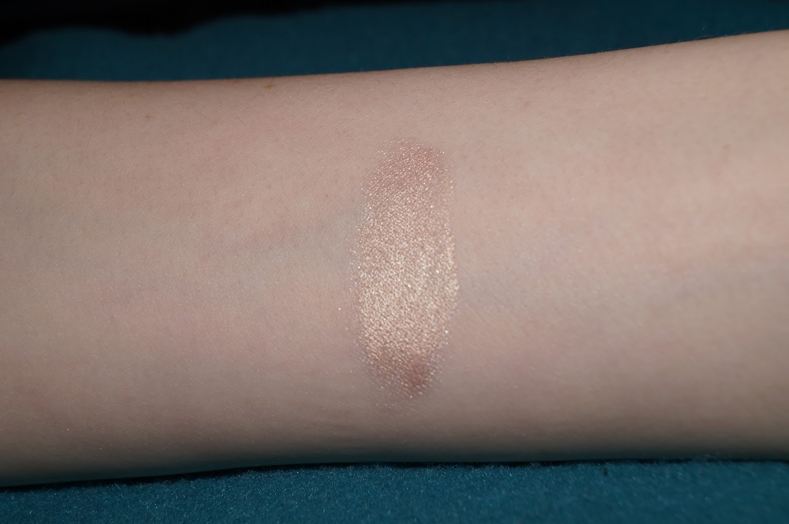 daydreams in gold MAC Paint Pot Bare Study Review