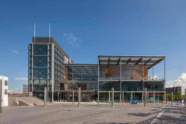 03-Brent-Civic-Centre-by-Hopkins-Architects