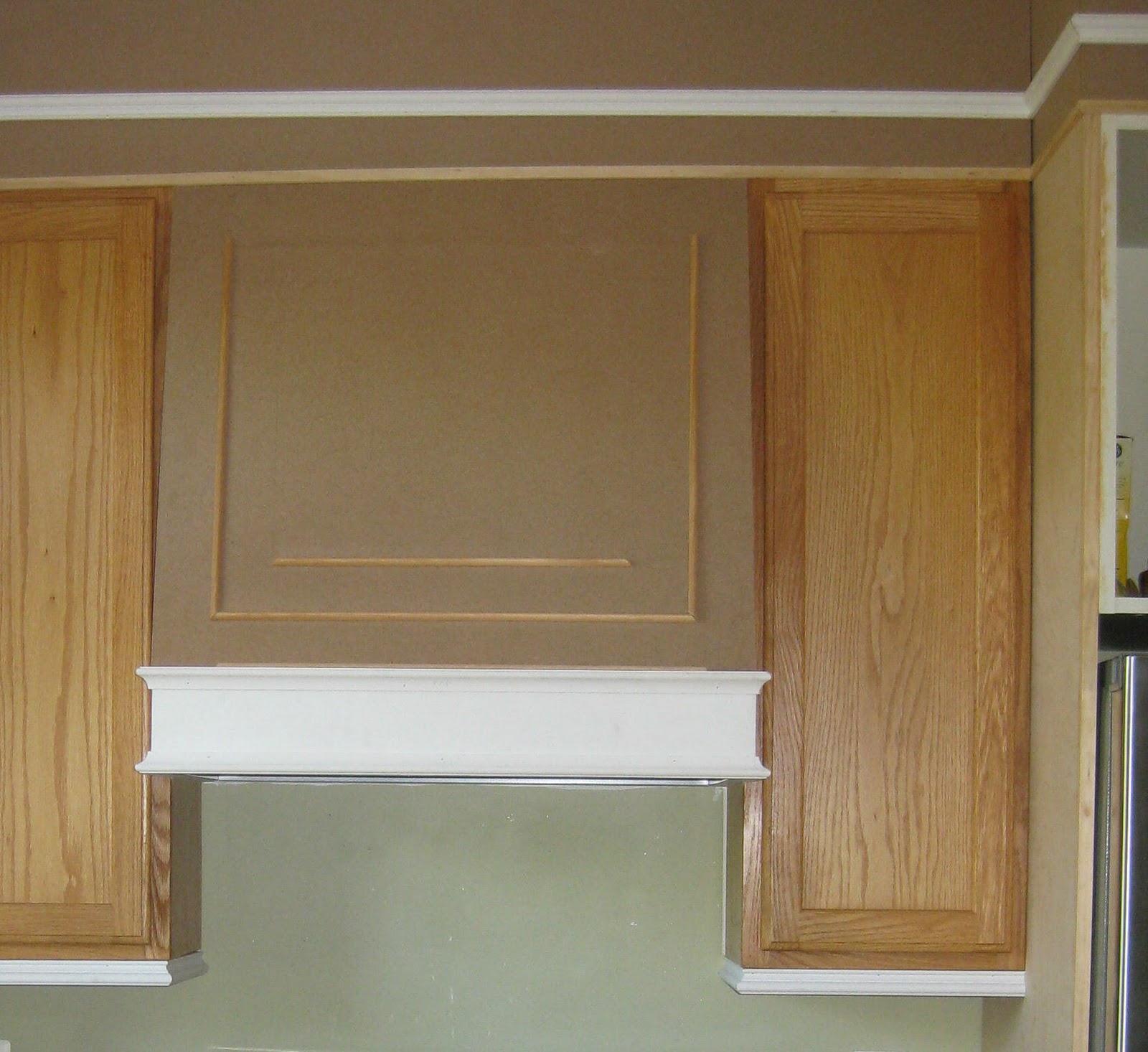 Como Transformar los Gabinetes de Cocina con Molduras! - Remodelando la